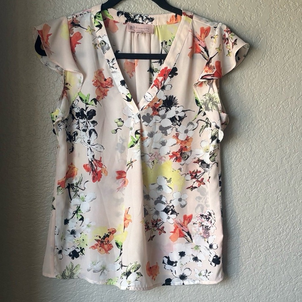 Philosophy Floral Print V-Neck Flutter Sleeve Blouse size Small